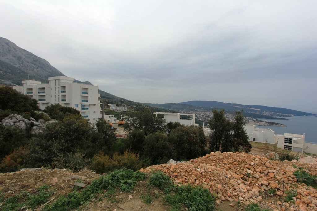 Plot in Dobra Voda
