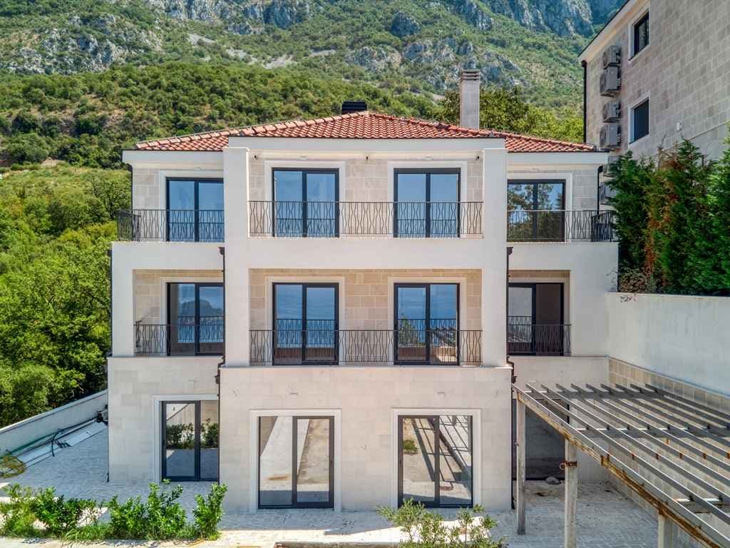 Vila na predaj v luxusnom komplexe v Blizikuce