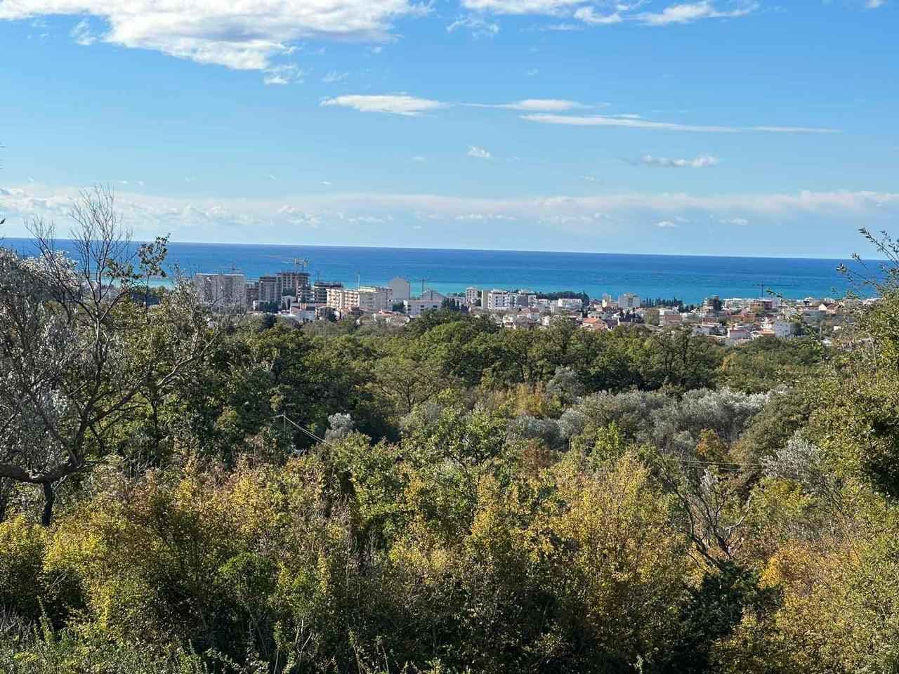 Plot for sale in Bar with a sea view