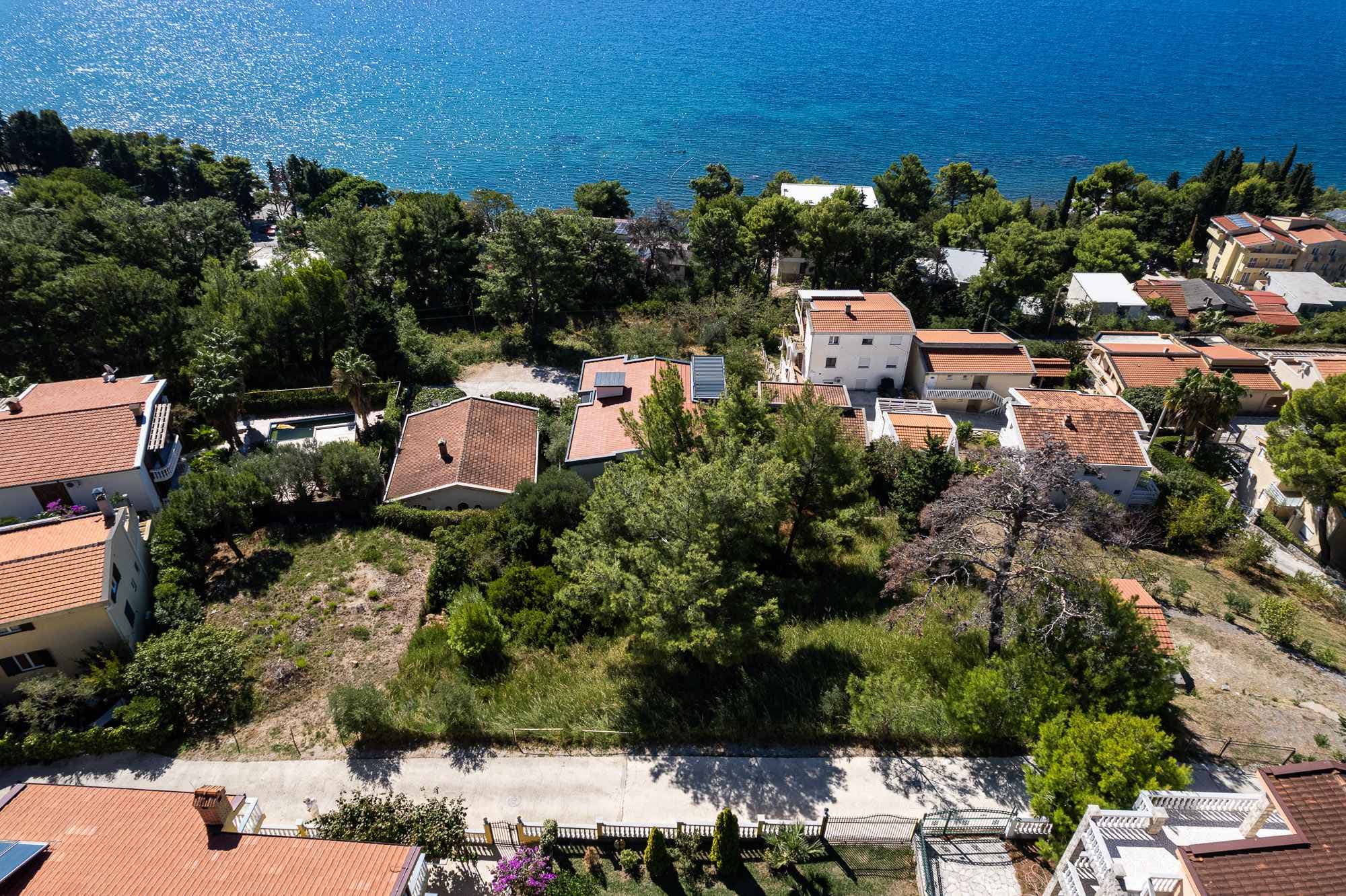 Sea-view land plot in Šušanj, 150 m from the beach — 950 m²