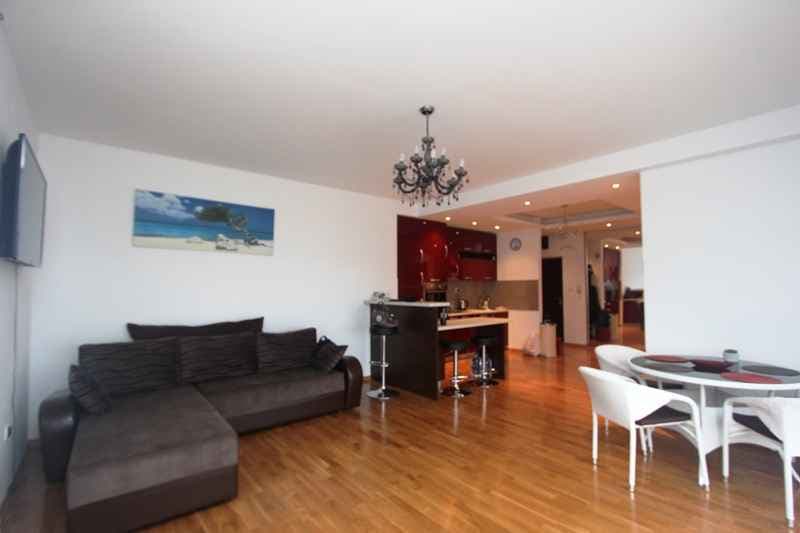 An apartment with seaview in Rafailovici
