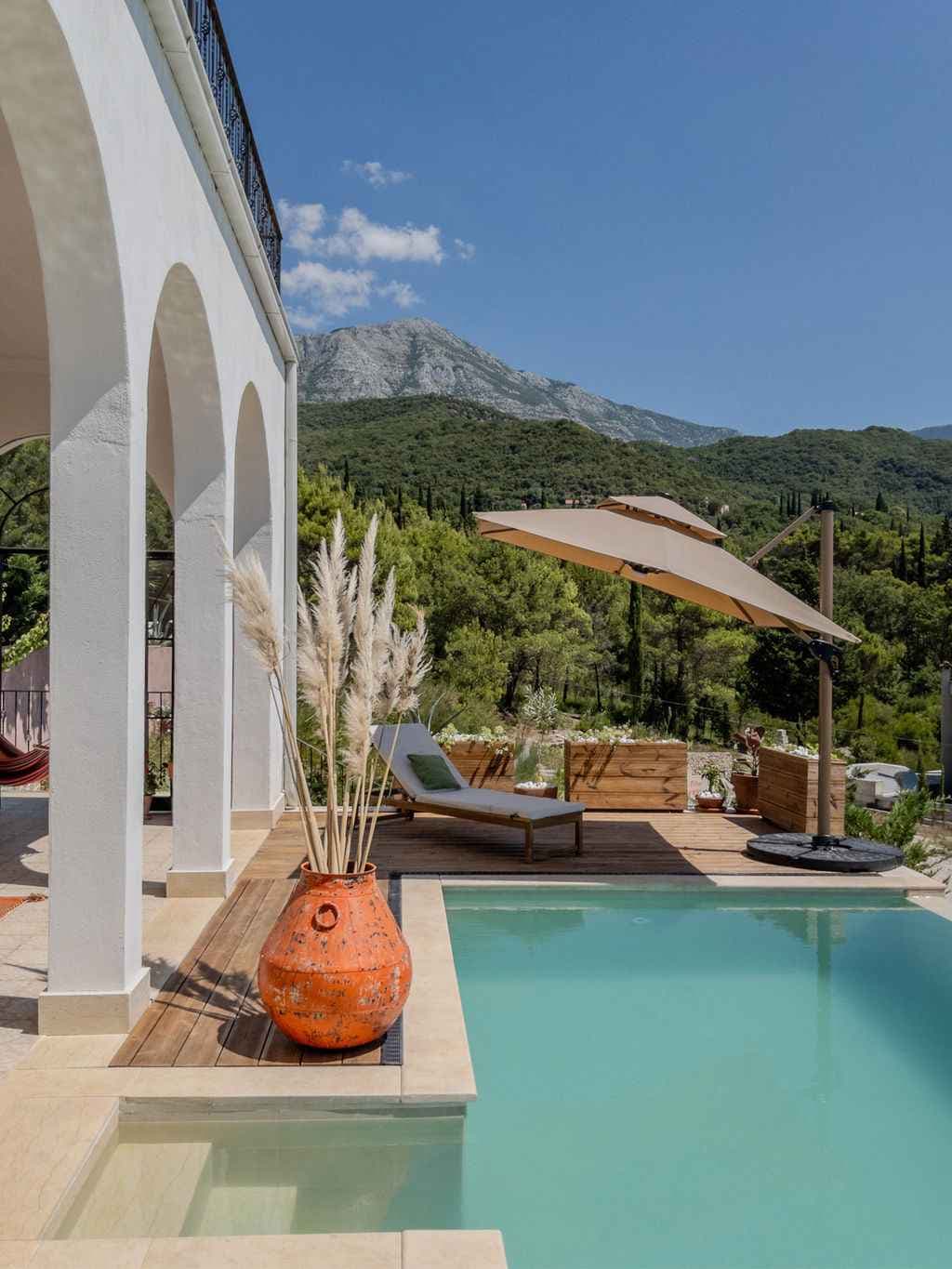 Villa with Pool and Panoramic Sea View — 354 m²