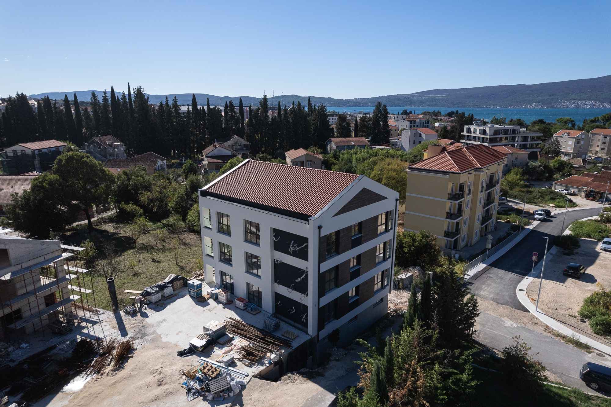 Apartment complex in Donja Lastva