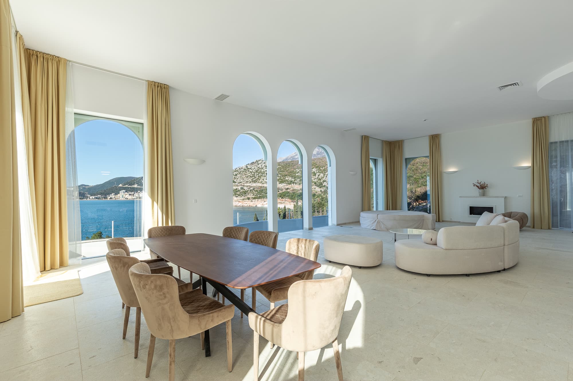 Luxurious villas in the MANSIONS complex