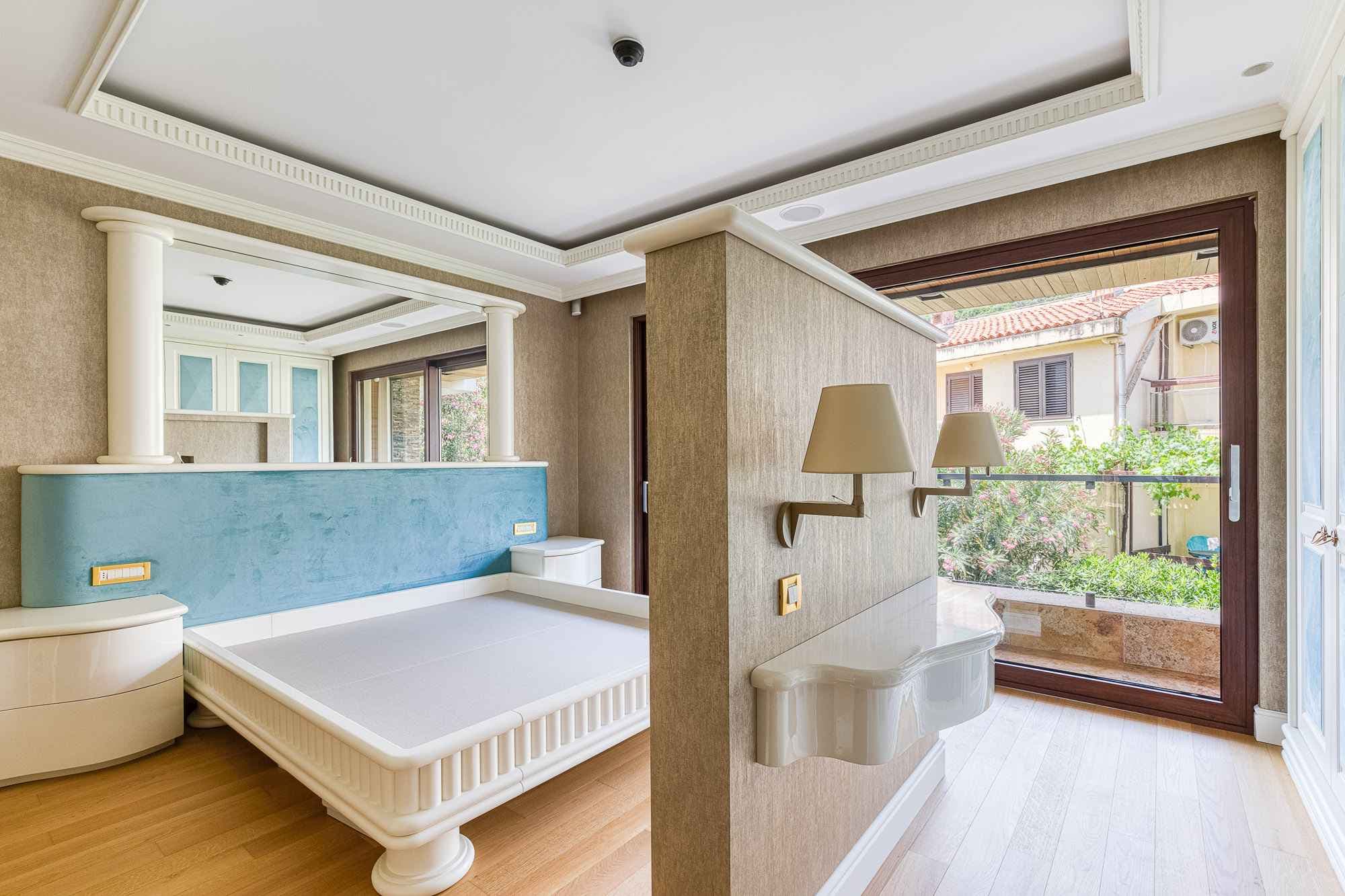 Luxurious One-Bedroom Apartment with Designer Interior