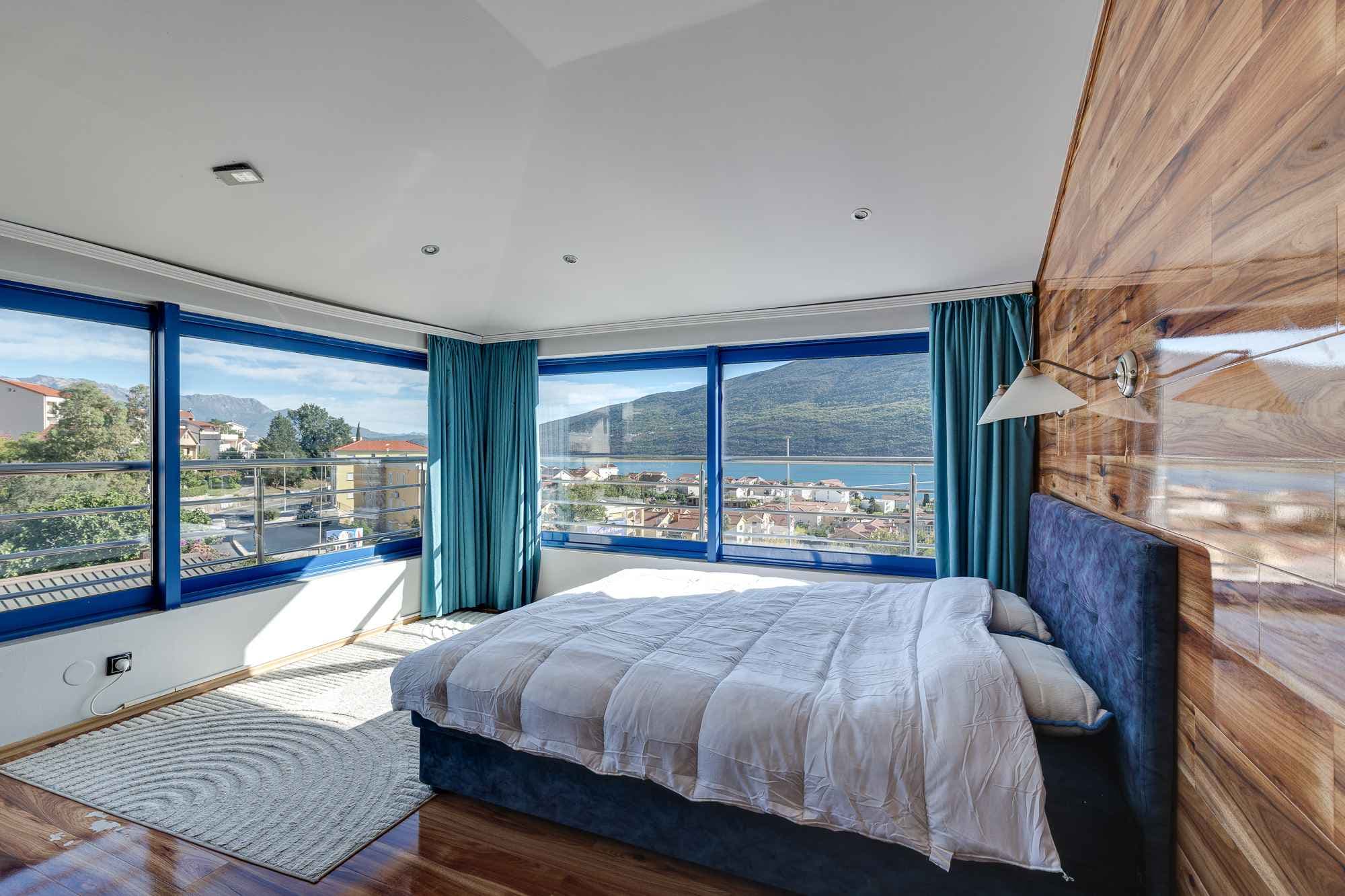 Villa with sea views in Herceg Novi, Djenovici