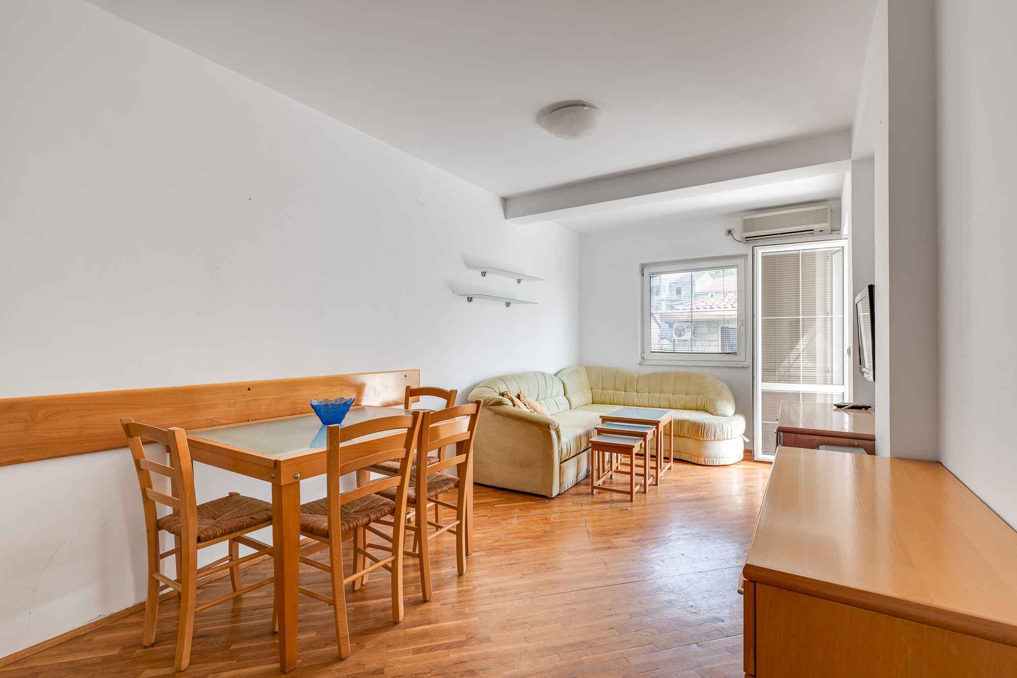 Apartmán s jednou spálňou v Rafailovići neďaleko mora