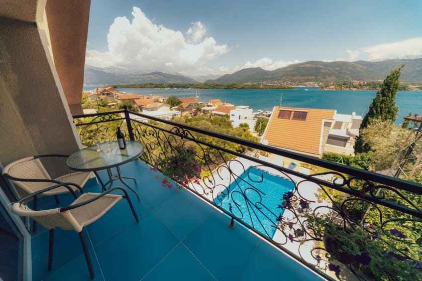 Spacious house with sea views in the picturesque area of Djurashevichi