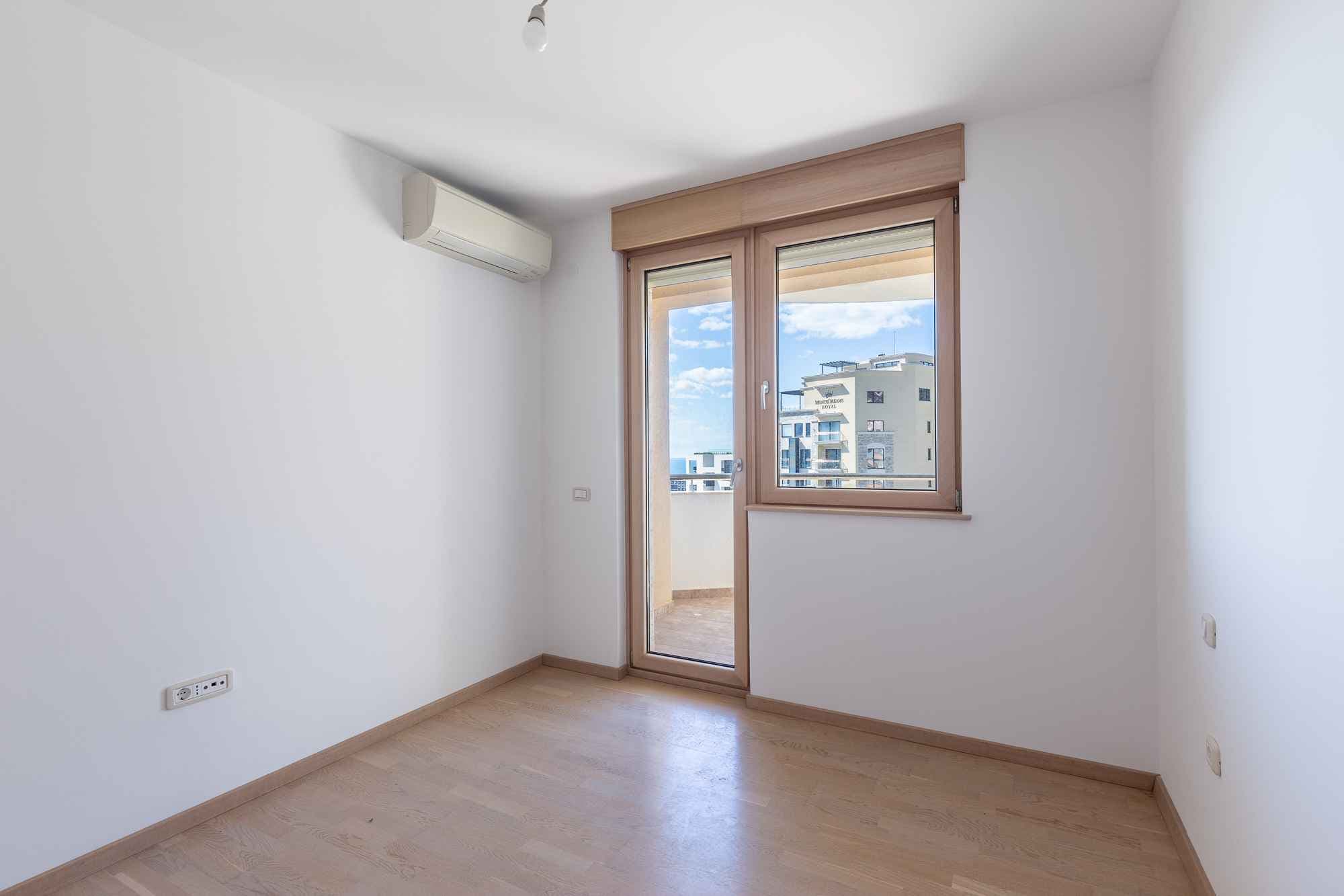 52 m² Apartment with Sea View and Two Terraces in Bečići